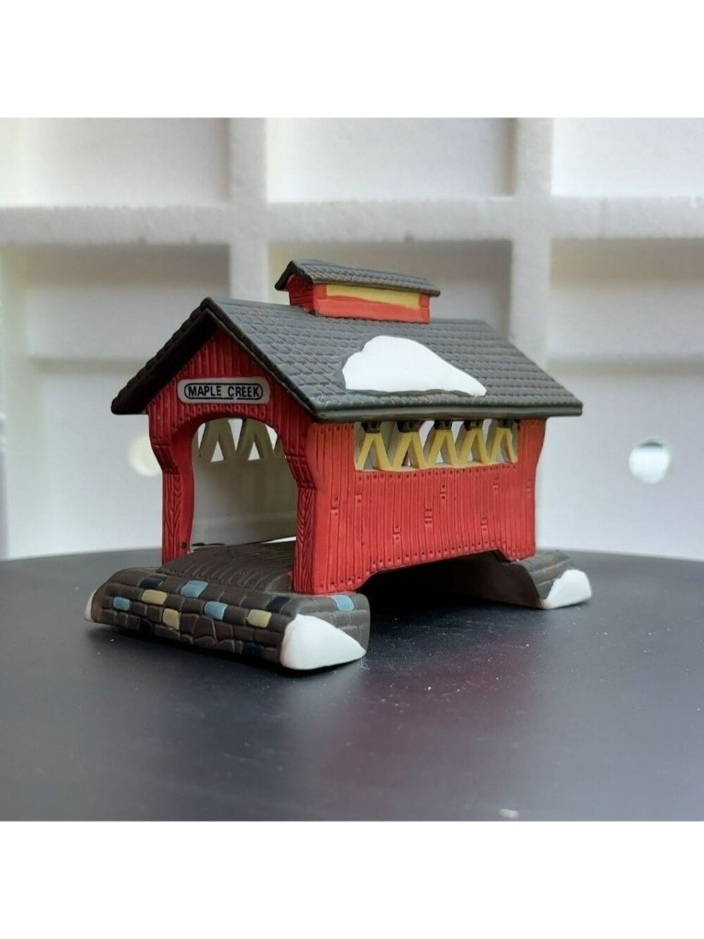 Dept 56 Red Covered Bridge, New England Village Christmas Accessory - 1988 - Picture 4 of 11